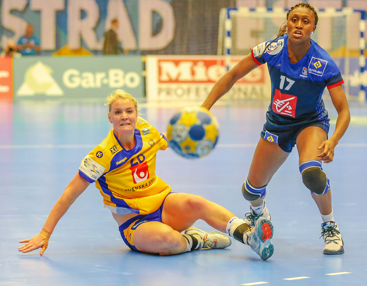 Nyhetsbild på kvinnliga handbollsspelare